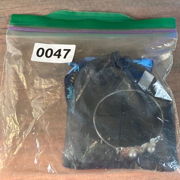 0047 Vantel Pearls Wildflower Hinged Bracelet w/Enamel Flowers & Real Pearls EUC - Picture 6 of 6